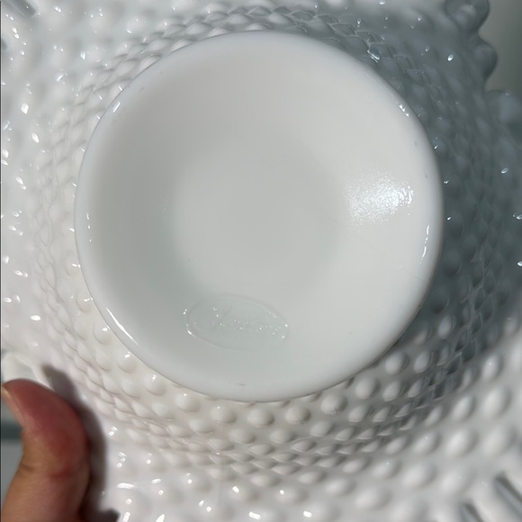 VTG~ Fenton Whit Milk Glass Hobnail Textured Pattern Ruffled Serveware Basket - Picture 5 of 5